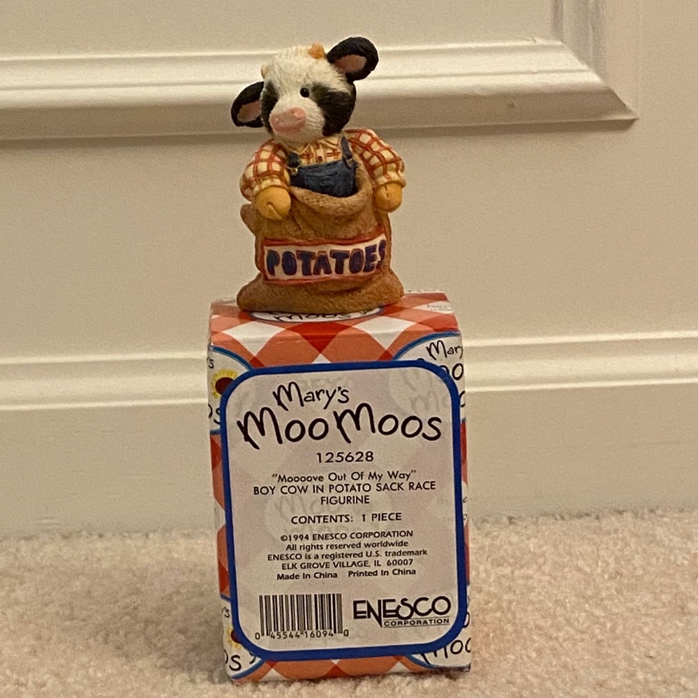 Mary's Moo Moos – "Moooove Out of My Way"